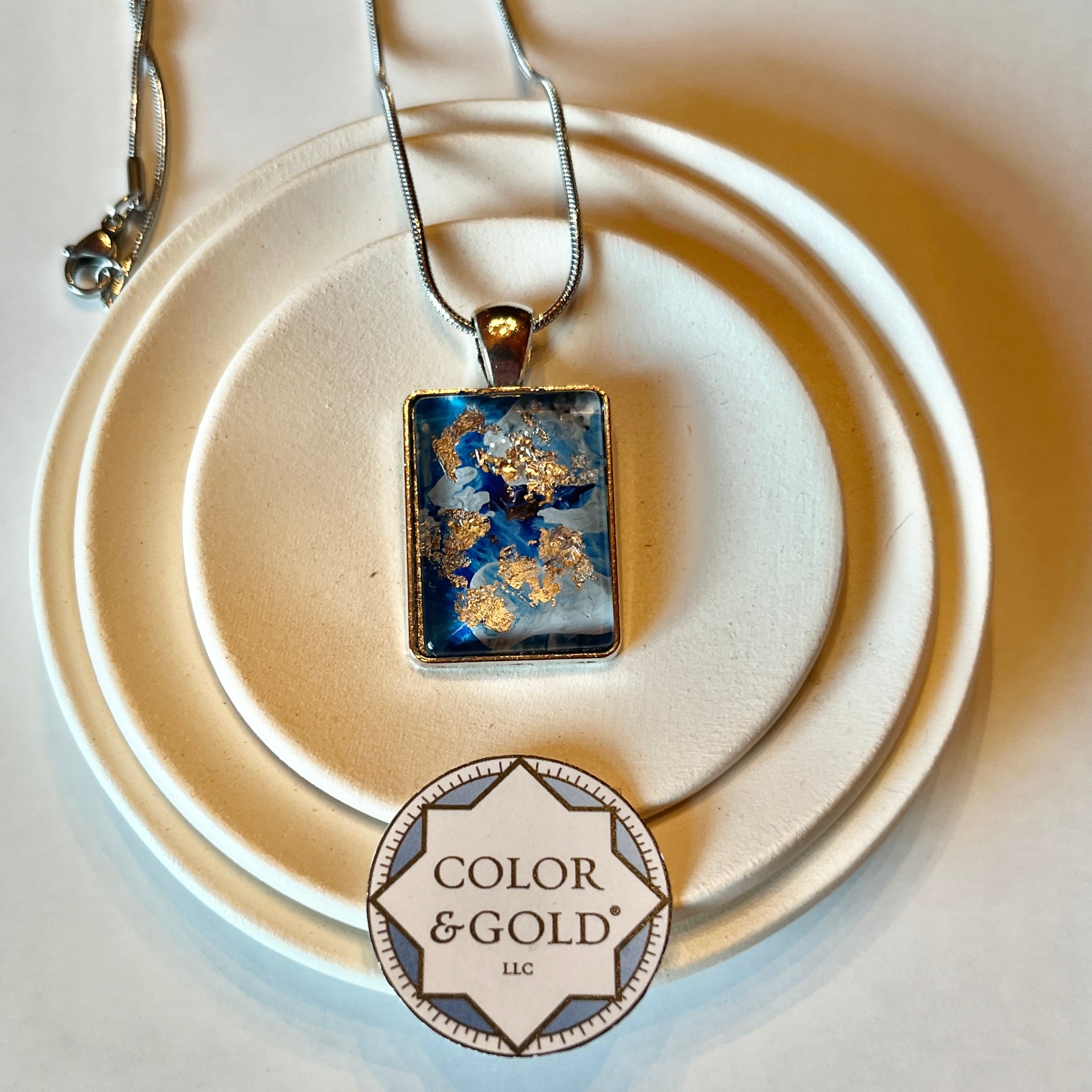 Necklace 18x25mm Blue and Light Grey 11.5” metal alloy chain hand gilded with Caplain leaf